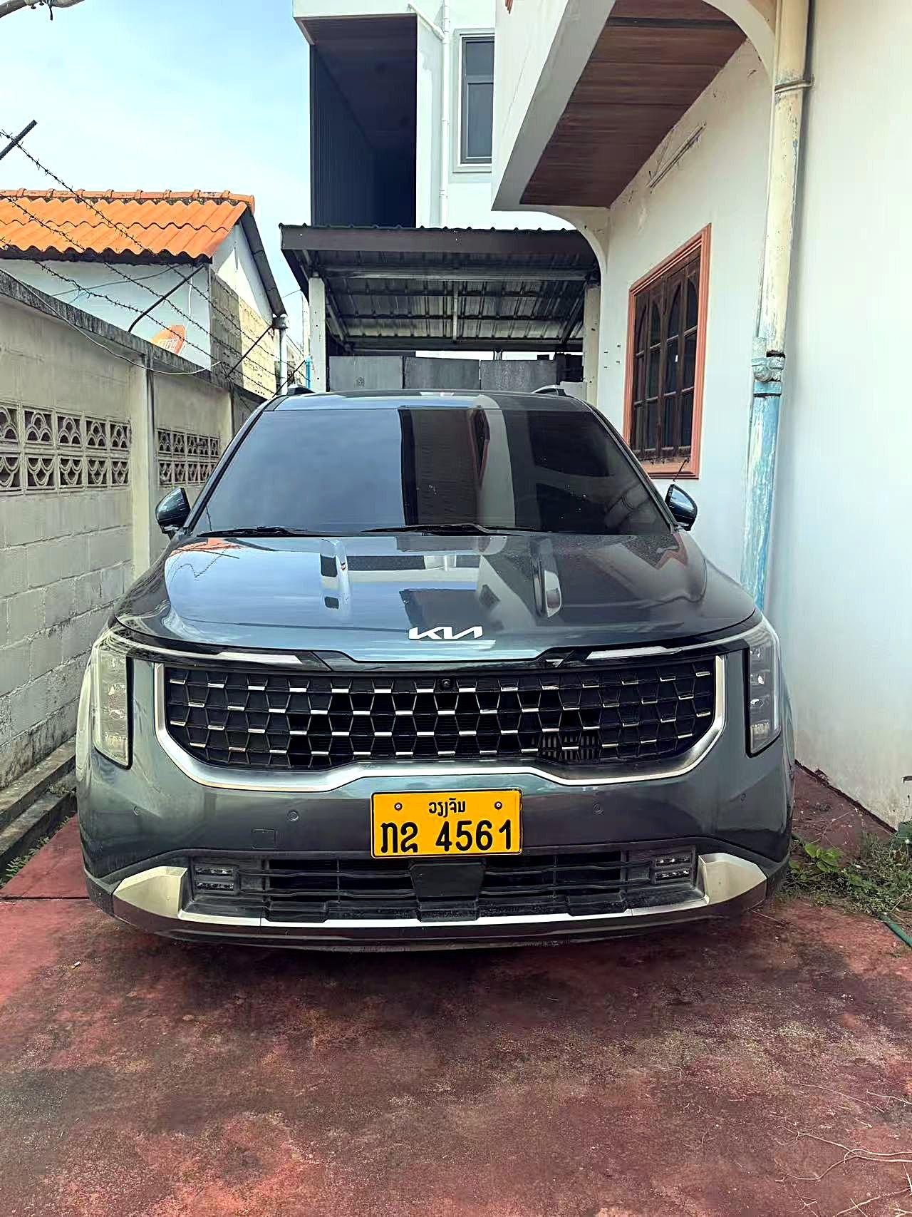 起亚嘉华 MPV